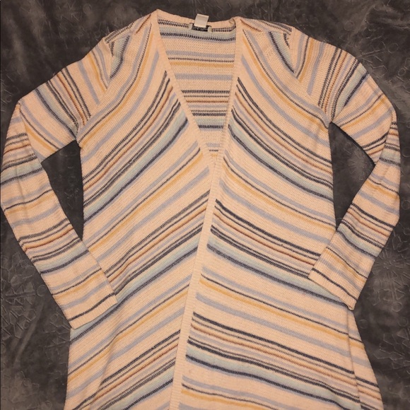 Lucky brand cardigan. - Picture 4 of 4